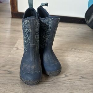 Stylish Blue Kids Boots with Textured Upper